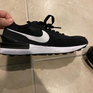 Nike sneakers women’s size 9